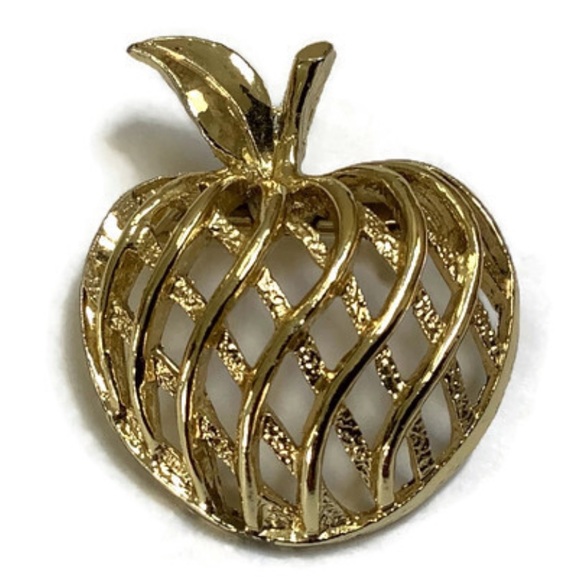 Gerry’s Jewelry - Gerrys Apple Brooch